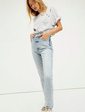Load image into Gallery viewer, Free People Zuri Mom Jeans
