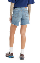 Load image into Gallery viewer, Levis 501 Mid Thigh Shorts
